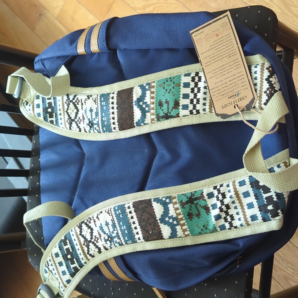 (NEW) Backpack - Picture 10 of 11